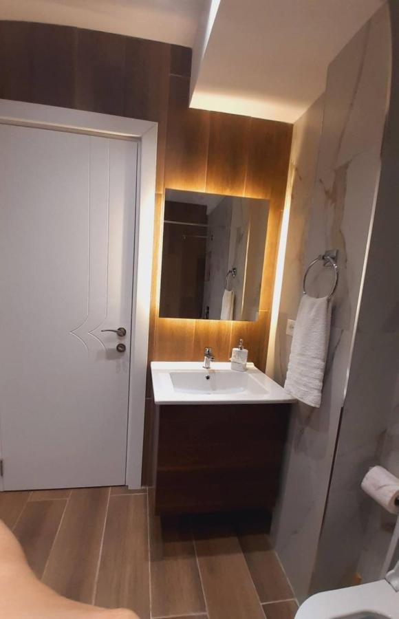 Edea Flat Apartamento Tirana Exterior foto